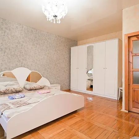 Апартаменты Internatsionalnaya Street 12 *